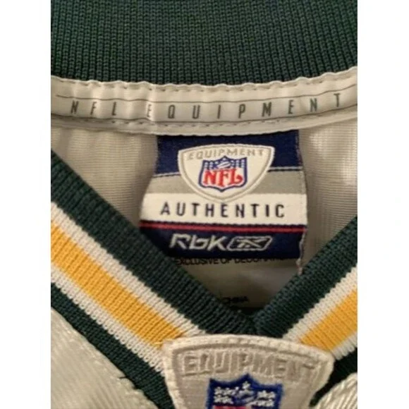 Reebok NFL Green Bay Packers Boys Football Jersey Brett Farve Size Medium 10-12